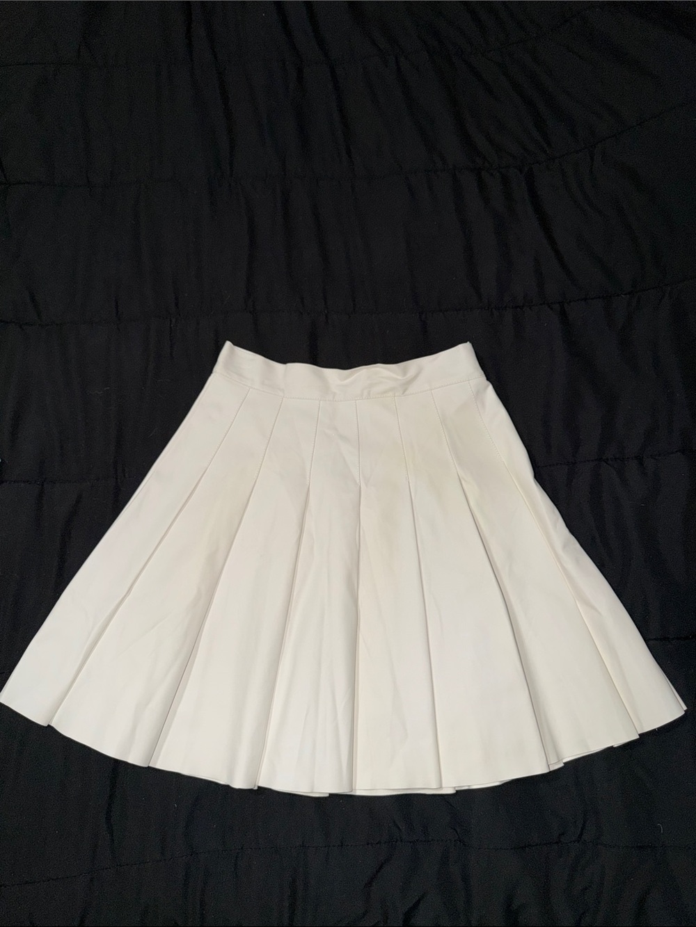 Kendall & Kylie White Pleated Faux Leather Skater Skirt